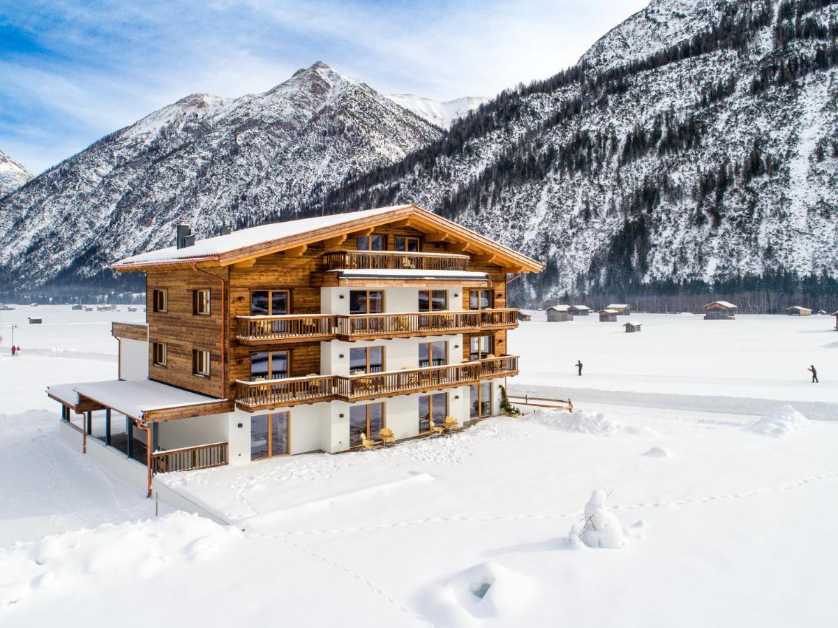 Naturparkgut Holzgau Exteriör bild